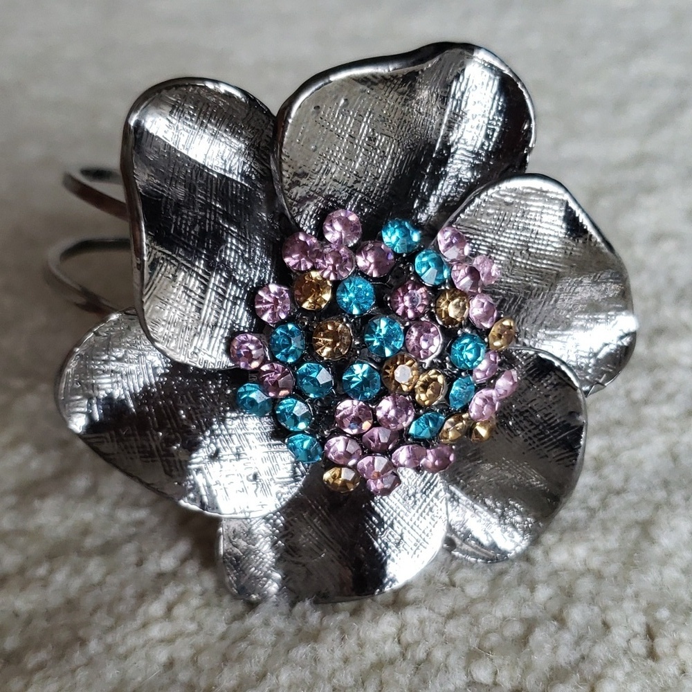 Gunmetal Rhinestone Jewl-ton Flower Hinge Statement Bracelet, One Size fits most